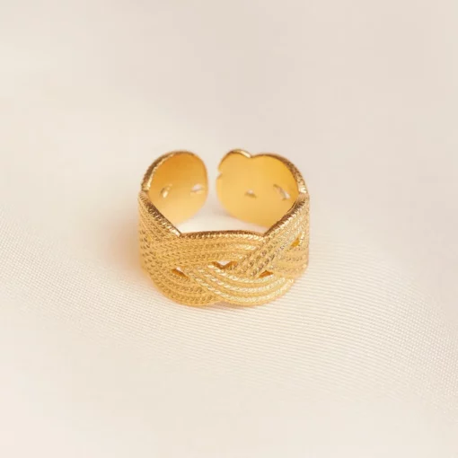 goldener Ring Axia